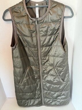Lululemon Women's Lightweight Quilted Puffer Vest - Silver